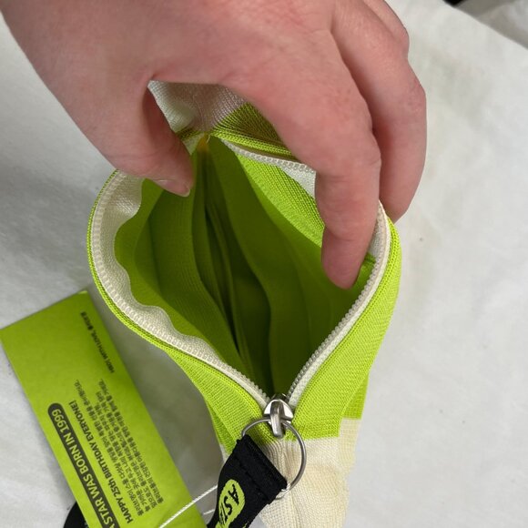 PleatsMama Korean Sustainable Knit Bag Olive Young Collaboration Make Up Pouch - Picture 9 of 12